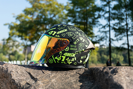 &iquest;Con qu&eacute; frecuencia debe reemplazar su casco de motocicleta?